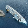 Tàu du lịch Costa Concordia mắc cạn ngoài khơi Giglio, Italy (Nguồn: AFP)