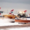 Sân bay Heathrow ở London ngập tuyết (Nguồn: DM)