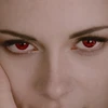 Bella hóa ma-cà-rồng trong Breaking Dawn 2 (Nguồn: vickybonline.com)
