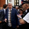 Assange tới xin tị nạn tại đại sứ quán Ecuador ở London (NGuồn: AFP)