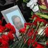 Hoa tưởng niệm luật sư Magnitsky (Nguồn: AFP)