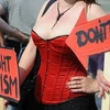 Phụ nữ Đức biểu tình phản đối tệ lạm dụng phụ nữ (Nguồn: Die Welt)