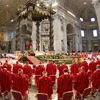 Các hồng y họp bên trong nhà nguyện Sistine (Nguồn: AP)