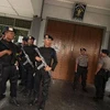 Cảnh sát Indonesia gác tại nhà tù Cebongan ngày 23/3. AFP/ TTXVN