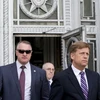 Ông Michael McFaul rời Bộ Ngoại giao Nga hôm 10/6 (Nguồn: AFP)