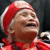 Nụ cười rạng rỡ của một cụ già trong ngày mừng bách niên chi lão-tròn 100 tuổi. (Ảnh: laodong.com)