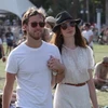 Anne Hathaway và Adam Shulman. (Nguồn: thehollywoodgossip.com)