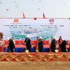 Thủ tướng Nguyễn Tấn Dũng và Thủ tướng Lào tham dự lễ khởi công xây dựng Sân bay Nong Khang. (Ảnh: Đức Tám/TTXVN) 