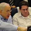 Thủ tướng Israel Benjamin Netanyahu (trái) và ông Ron Dermer (phải). (Nguồn: jpost.com)