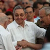 Chủ tịch Raul Castro (giữa ) tham dự lễ kỷ niệm Ngày tấn công trại lính Moncada hồi năm 2011. (Nguồn: AFP/TTXVN)