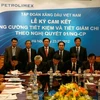 Lễ ký cam kết tăng cường tiết kiệm và tiết giảm chi phí theo Nghị quyết 01/NQ-CP của Tập đoàn xăng dầu Việt Nam (Ảnh: Petrolimex)