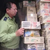 Hà Nội: Tạm giữ hơn 1.000 thùng kem không nhãn 