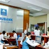 Khách hàng giao dịch tại Habubank. (Nguồn: Internet).