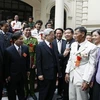 Chủ tịch Quốc hội Nguyễn Phú Trọng với đại biểu. (Ảnh: Trí Dũng/TTXVN)