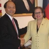 Tổng lãnh sự Việt Nam tại thành phố Houston và Ngoại trưởng bang bang Texas. (Ảnh: Đỗ Thúy)