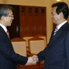 Thủ tướng tiếp Bộ trưởng, Trưởng Ban Pháp chế Chính phủ Hàn Quốc. (Ảnh: Đức Tám/TTXVN) 