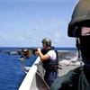 Lực lượng tuần tra của EU ngăn chặn nạn cướp biển. (Ảnh: AFP/TTXVN)