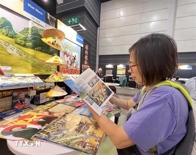 越南新聞社新聞攝影產品參加2023年香港書展