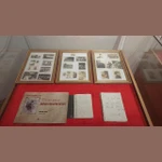 Một số hiện vật của nhà báo-liệt sỹ tại Bảo tàng Báo chí Việt Nam. (Ảnh: Minh Thu/Vietnam+)