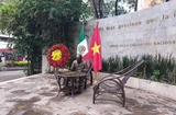 Bức tượng Chủ tịch Hồ Chí Minh tại trung tâm Thủ đô Mexico City. (Ảnh: TTXVN phát)