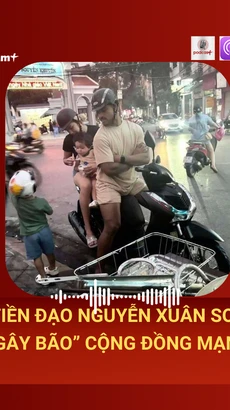 Tiền đạo nhập tịch Nguyễn Xuân Son "gây bão" mạng xã hội với hình ảnh đời thường