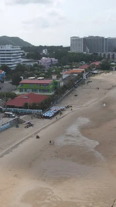 Bãi tắm Long Hải-Dinh Cô huyện Long Điền đảm bảo cơ sở hạ tầng xanh-sạch-an toàn chuẩn bị đón khách dịp lễ 2/9. (Ảnh: Huỳnh Sơn/TTXVN)