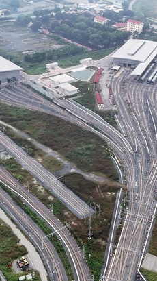 Depot Long Bình (phường Long Bình, thành phố Thủ Đức, Thành phố Hồ Chí Minh) là bãi đỗ metro lớn nhất cả nước đến thời điểm này, sẵn sàng chờ ngày vận hành thương mại 22/12/2024. (Ảnh: Hồng Đạt/TTXVN)