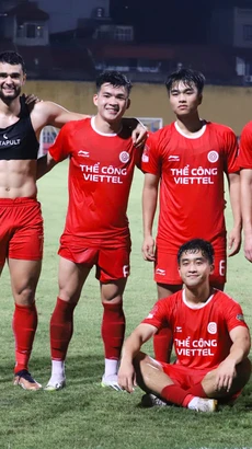 Thể Công-Viettel 'lội ngược dòng' giành chiến thắng 2-1 trước Câu lạc bộ Hải Phòng ở vòng 22 V-League 2023/24. (Ảnh: Việt Anh/Vietnam+)