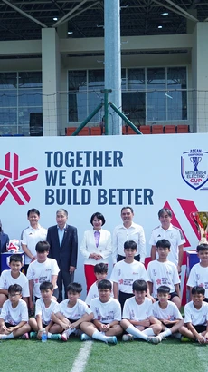 Chương trình huấn luyện bóng đá (Football Clinic) dành cho các cầu thủ trẻ là sự kiện mở màn cho Trophy Tour ASEAN Cup 2024 tại Hà Nội. (Ảnh: Việt Anh/Vietnam+)