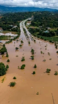 Ngập lụt do ảnh hưởng của bão Yagi ở tỉnh Chiang Rai, Thái Lan. (Ảnh: Reuters/TTXVN)