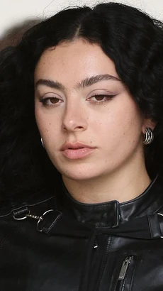 Nữ ca sỹ người Anh Charli XCX. (Nguồn: BBC)