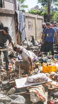 Trường học bị phá hủy sau cuộc tấn công của Israel tại trại tị nạn Jabalia, Dải Gaza, ngày 26/9/2024. (Ảnh: THX/TTXVN)