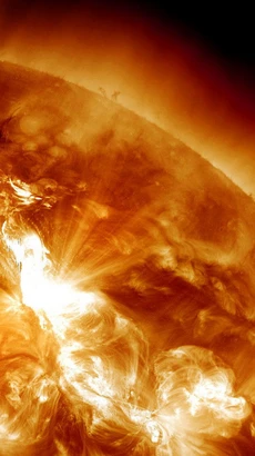 Hình ảnh do Cơ quan hàng không vũ trụ Mỹ cung cấp ngày 23/1/2012 về hiện tượng bão Mặt Trời phun trào nhật hoa. (Ảnh: AFP/TTXVN)