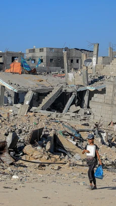 Các tòa nhà bị phá hủy do xung đột Hamas-Israel tại Khan Younis, Dải Gaza, ngày 17/7/2024. (Ảnh: THX/TTXVN)
