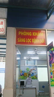 Phòng sàng lọc bệnh sởi tại Bệnh viện Nhi đồng 1 Thành phố Hồ Chí Minh. (Ảnh: Đinh Hằng/TTXVN)