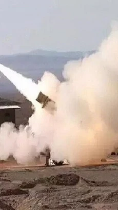 Rocket được phóng từ Liban vào lãnh thổ Israel ngày 18/10/2024. (Ảnh: IRNA/TTXVN)