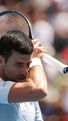 Novak Djokovic thành cựu vương Australian Open. (Nguồn: Getty Images)