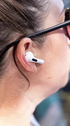 Apple bổ sung tính năng để tai nghe AirPods Pro sắp ra mắt có thể được sử dụng như máy trợ thính. (Nguồn: The Verge)