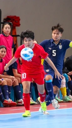 Đội tuyển Futsal nữ Việt Nam vượt qua Thái Lan để giành chức vô địch Đông Nam Á.