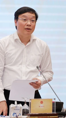 Thứ trưởng Bộ Nội vụ Trương Hải Long đã thông tin về việc sau khi cải cách tiền lương từ 1/7. (Ảnh: PV/Vietnam+)