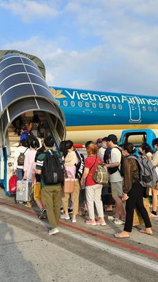 Vietnam Airlines Group mở bán 1,5 triệu vé bay dịp Tết Nguyên đán 2025