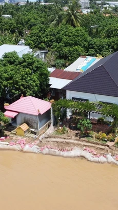 Khu vực sạt lở ven sông Tiền, đoạn thuộc phường 11, thành phố Cao Lãnh (tỉnh Đồng Tháp). (Ảnh: Nhựt An/TTXVN)