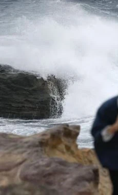 Nhật Bản đã ban hành cảnh báo sóng thần dọc các quần đảo Izu và Ogasawara. (Nguồn: Reuters)