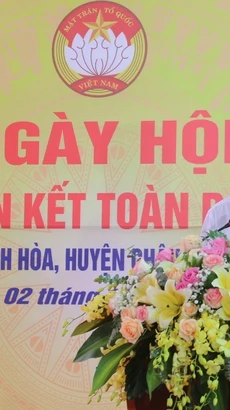 Trưởng Ban Nội chính Trung ương Phan Đình Trạc phát biểu tại Ngày hội Đại đoàn kết toàn dân tộc ấp Phú Hòa 2, xã Bình Hòa, huyện Châu Thành, tỉnh An Giang. (Ảnh: Công Mạo/TTXVN)