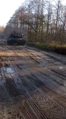 Ukraine tung video về đoàn xe tăng Leopard 2 di chuyển ngoài mặt trận