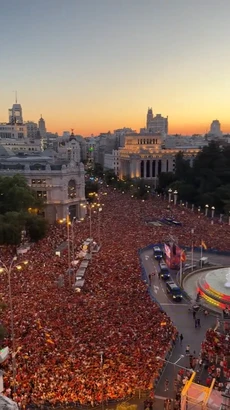 Làn sóng đỏ ở Madrid ăn mừng chức vô địch EURO 2024 của Tây Ban Nha