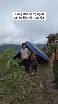 Video công an tìm thấy khu lán trại của người dân lên núi tránh sạt lở ở Lào Cai