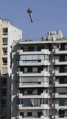 Khoảnh khắc tên lửa Israel đánh sập tòa nhà cao tầng ở Beirut