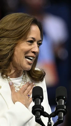 Phó Tổng thống Mỹ Kamala Harris phát biểu tại chiến dịch vận động tranh cử ở Savannah GA, Mỹ. (Ảnh: AA/TTXVN)