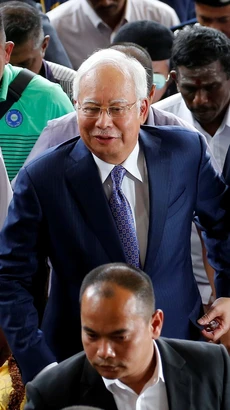 Cựu Thủ tướng Malaysia Najib Razak tới tòa án ở Kuala Lumpur, Malaysia, ngày 2/4/2024. (Ảnh: ANI/TTXVN)